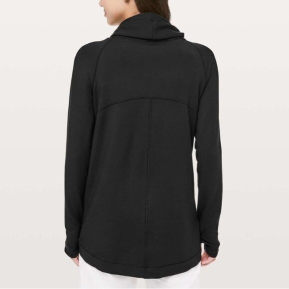 Lululemon Coast Easy Wrap - Picture 4 of 14